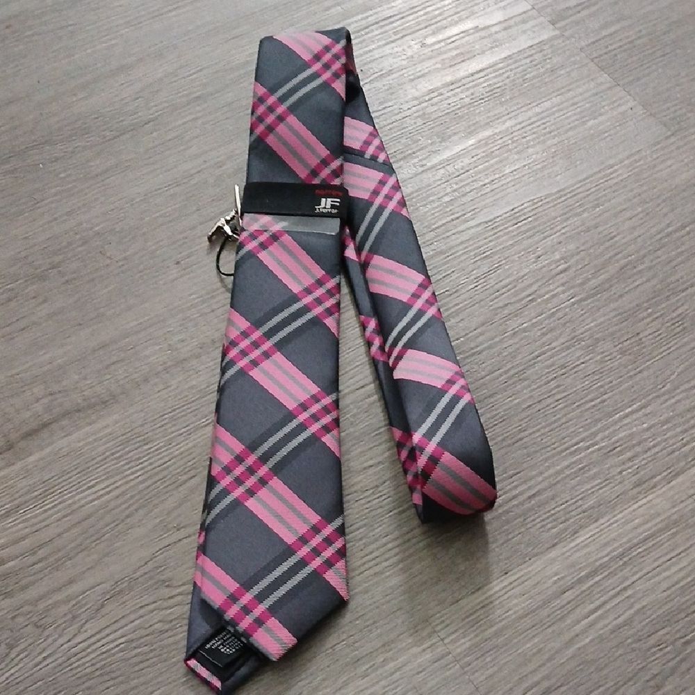JF J.Ferrar Pink and Black Plaid  Narrow Tie NWT